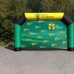 brama stałociśnieniowa z banerem